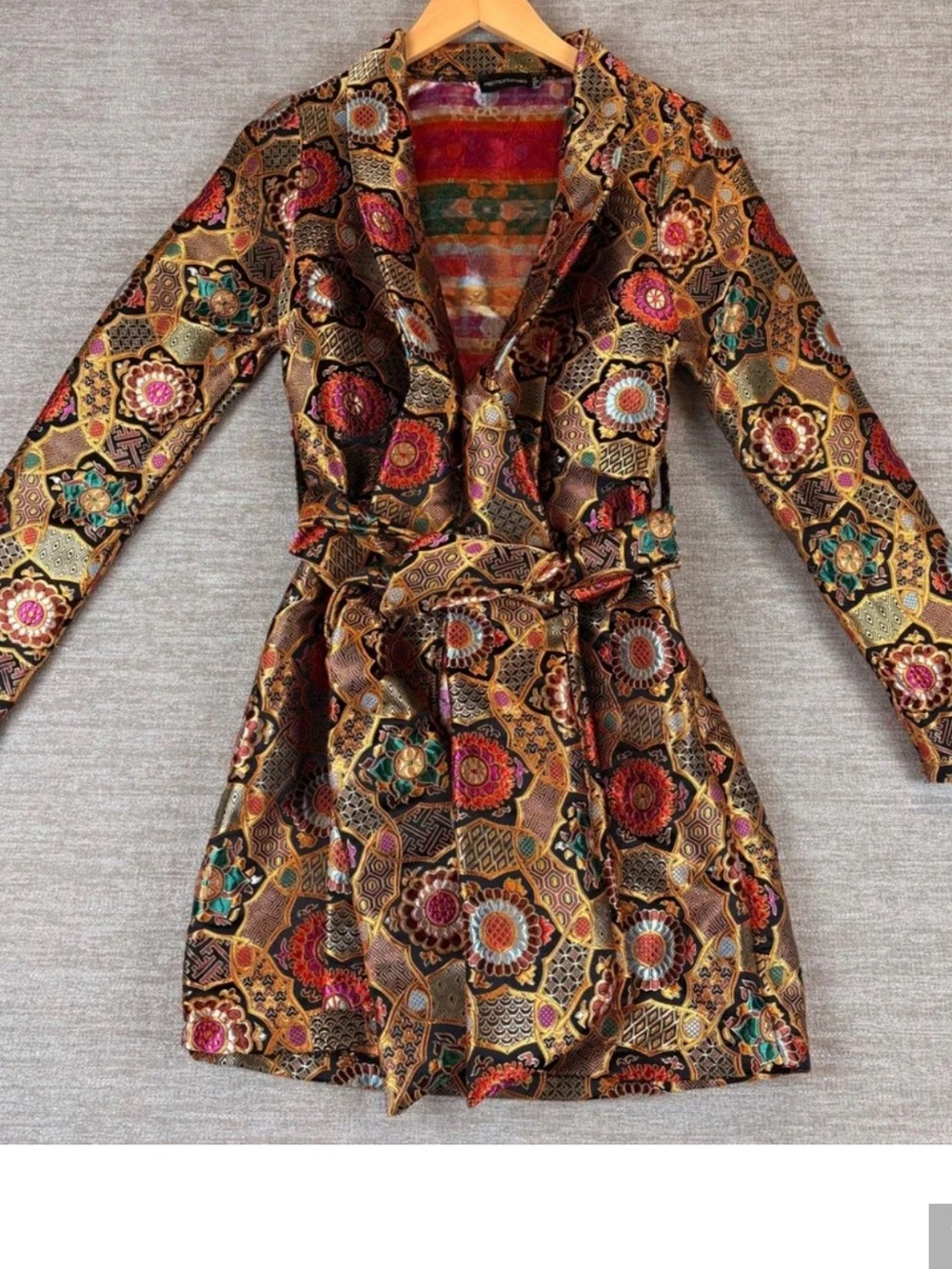 Pretty little thing Women’s Patterned Tie-Waist Coat in Multicolor
